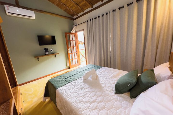 Room 2 of 37