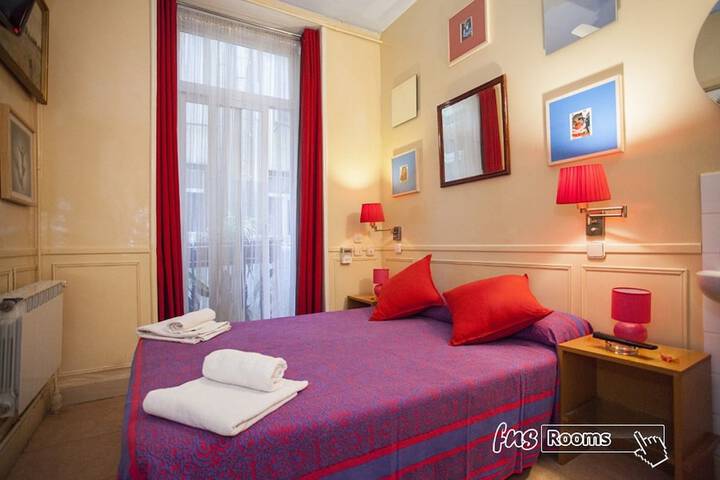 Room 28 of 67