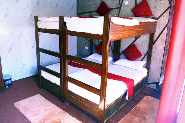 Room 5 of 16
