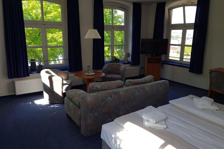 Room 8 of 22
