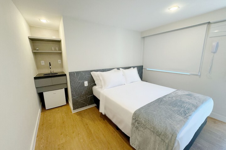 Room 12 of 32