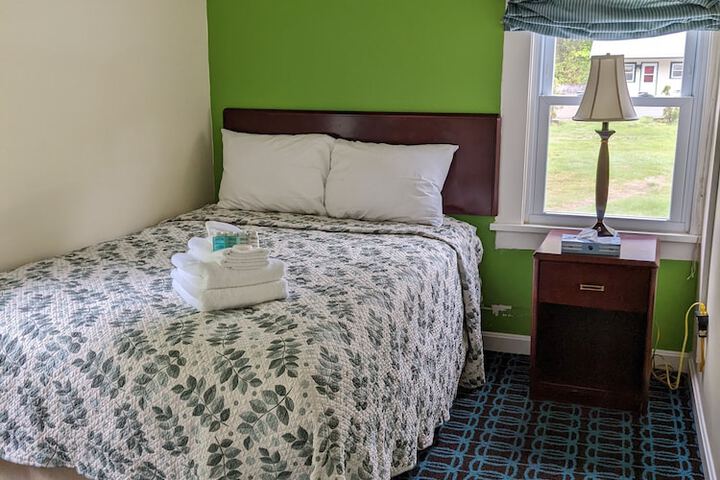 Standard Room, King or Two Doubles (1 of 10)