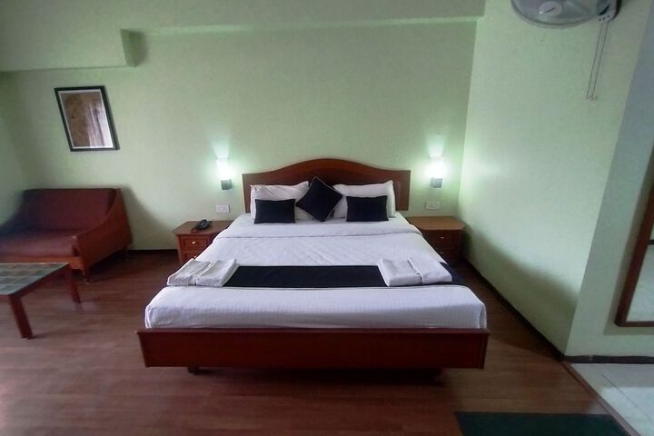 Room 27 of 165