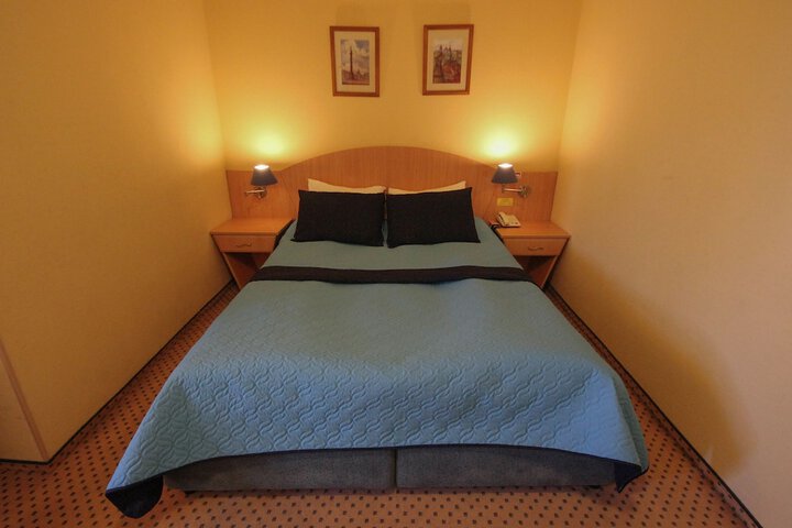 Room 38 of 72