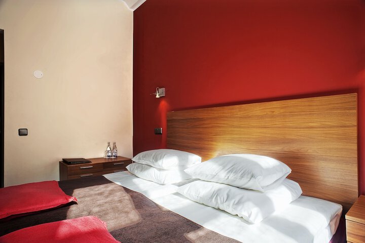 Room 30 of 66