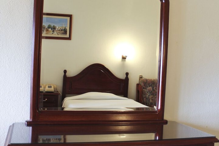 Room 10 of 34