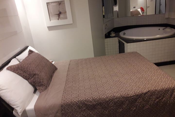 Room 26 of 80