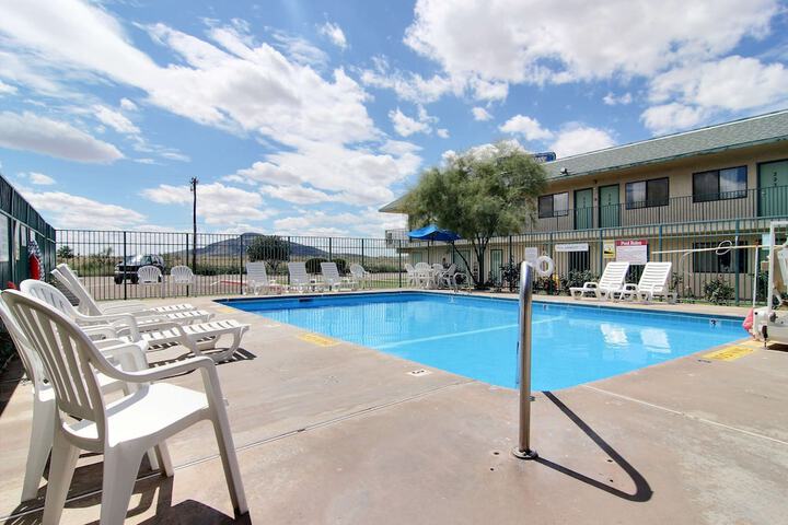 Pool 33 of 45