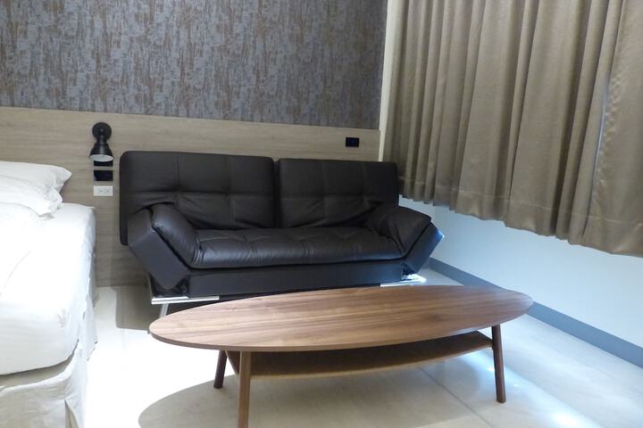 Room 10 of 31