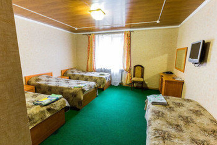 Room 10 of 18