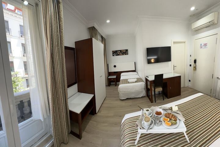Room 27 of 68