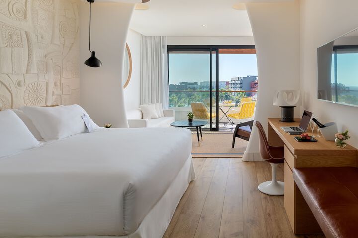 Room 35 of 106