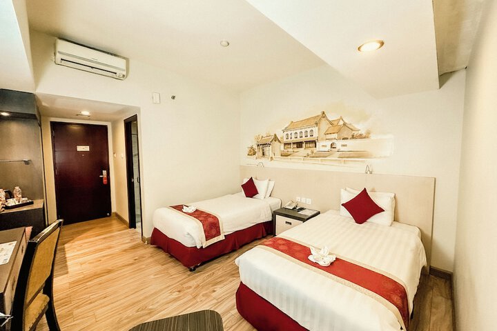 Room 9 of 32