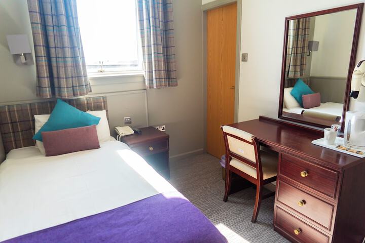 Room 35 of 48