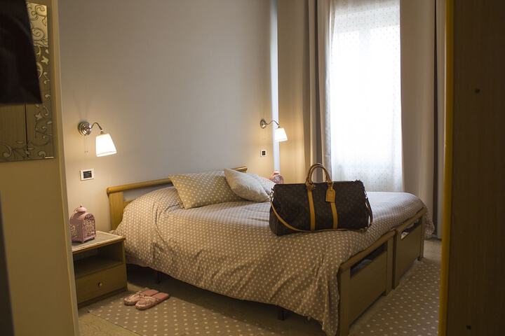 Room 8 of 81