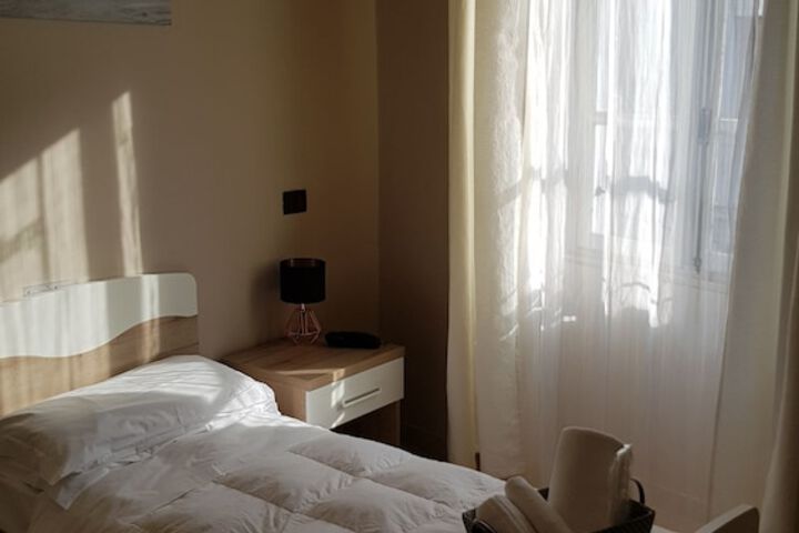 Room 9 of 47