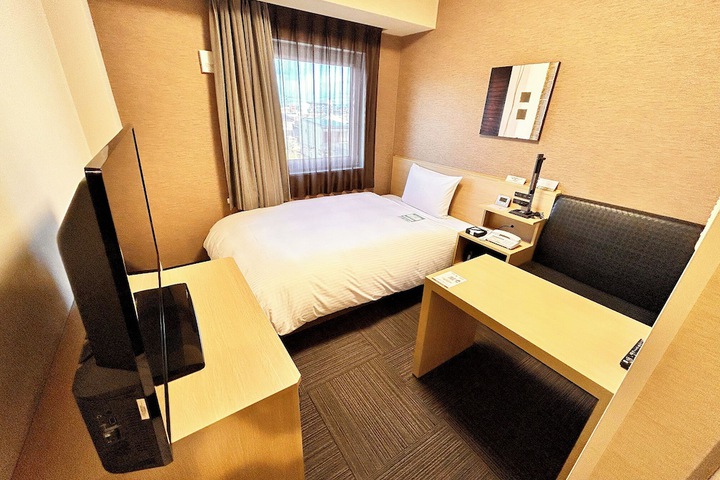 Room 6 of 36