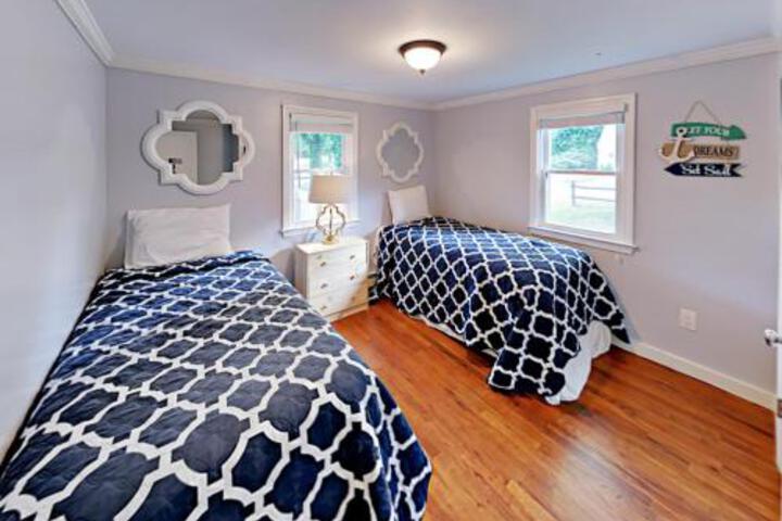56 S Yarmouth Rd Home in Dennis, MA