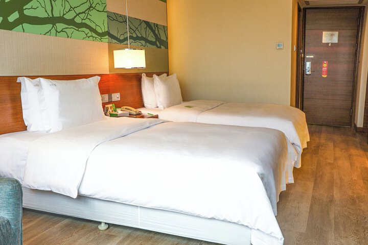 Room 21 of 147