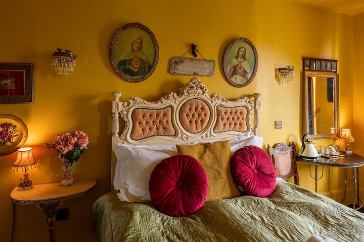 Room 33 of 108