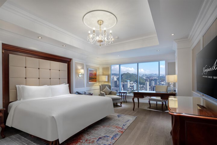 Room 51 of 378
