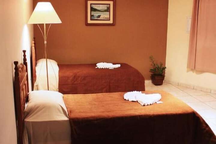 Room 3 of 7