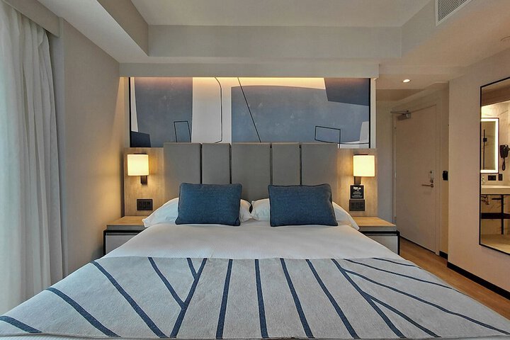Room 12 of 30