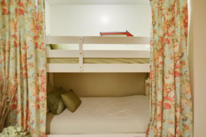 Room 30 of 42