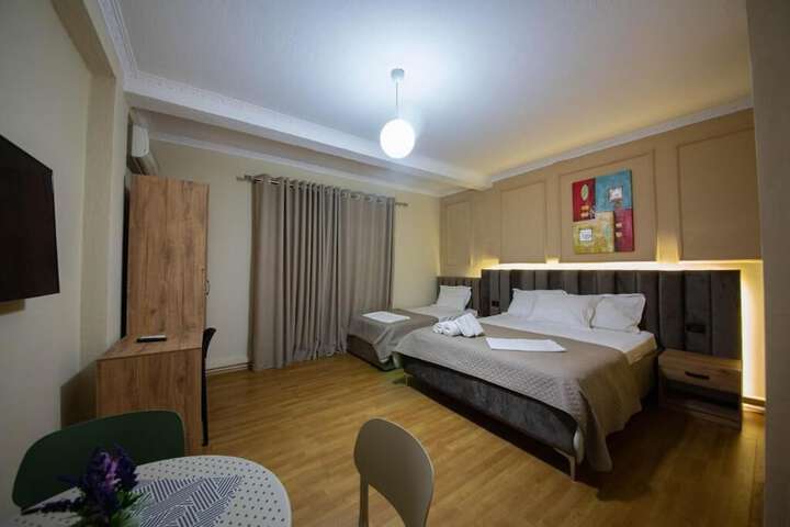 Room 16 of 25