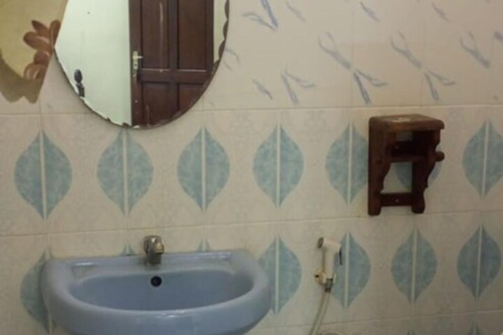 Room 17 of 24