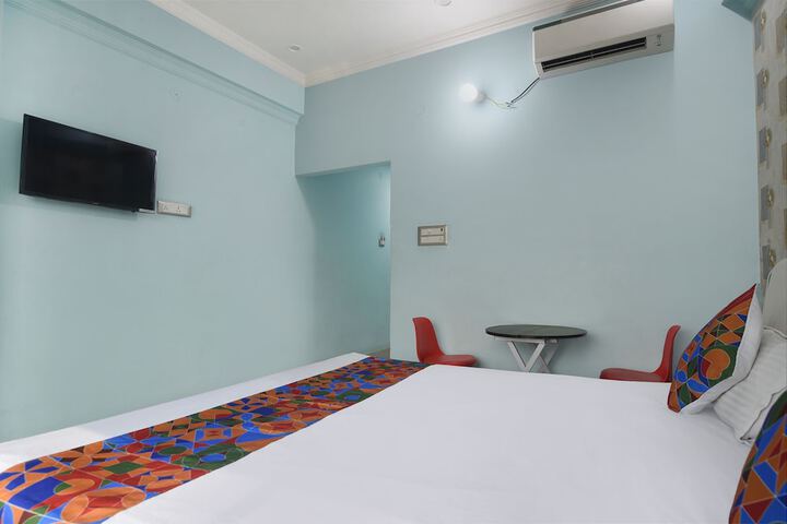 Room 13 of 29