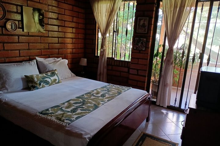 Room 4 of 20