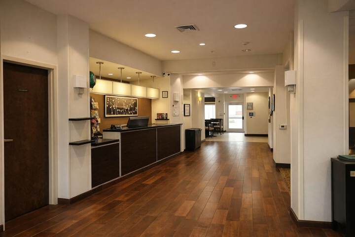Concierge desk