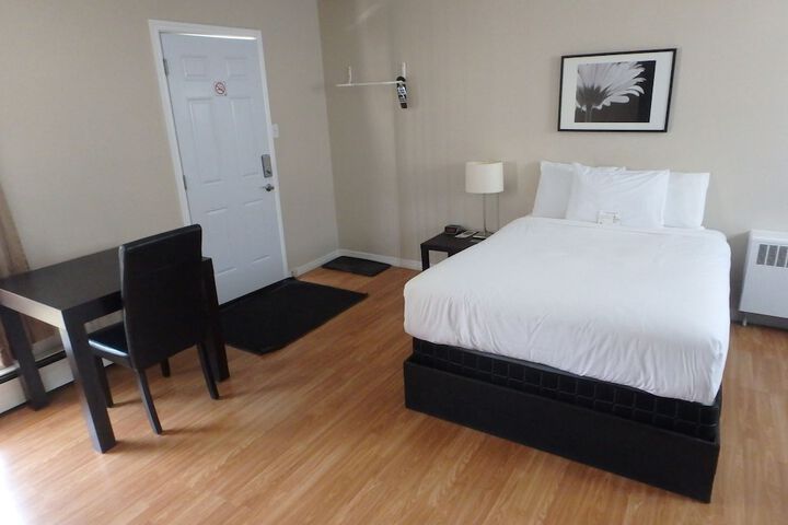 Wheel Inn Motel in Temiskaming Shores, ON