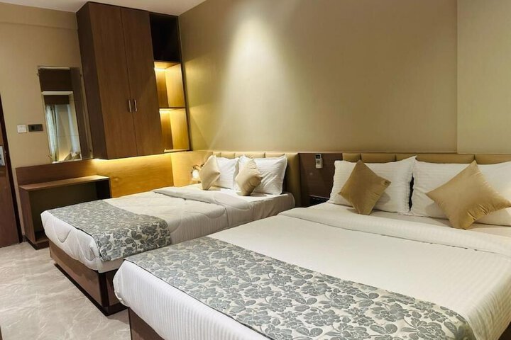 Room 12 of 20