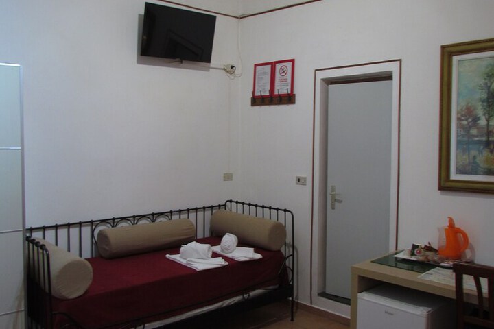 Room 9 of 61