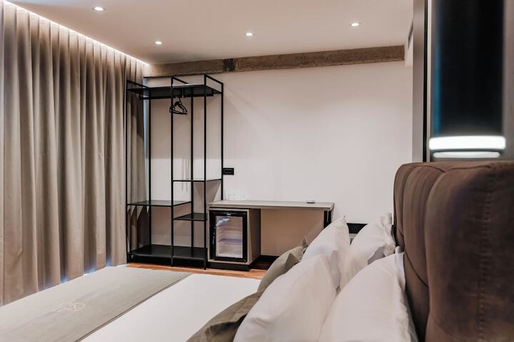 Room 27 of 124