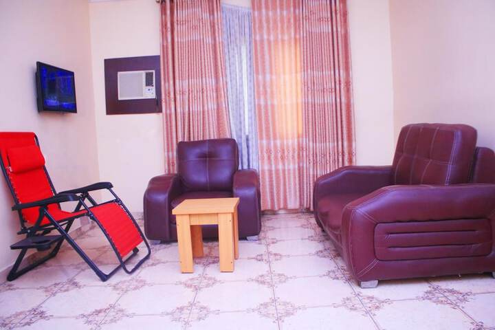 Room 21 of 38