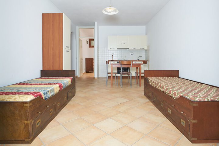 Room 15 of 25