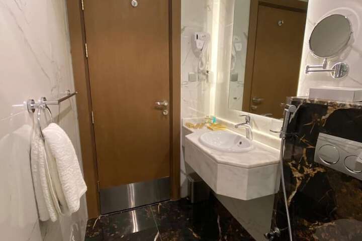 Room 14 of 19
