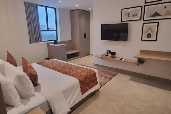 Room 7 of 14