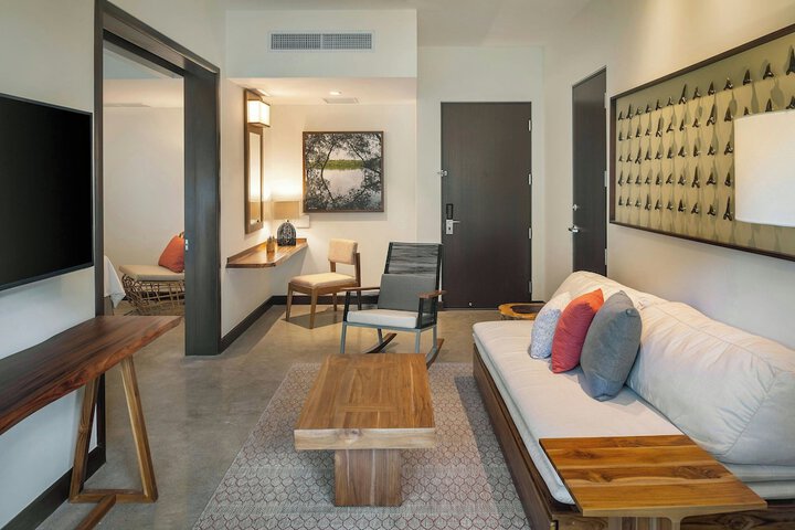 Room 15 of 252
