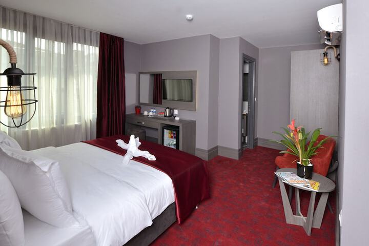 Room 6 of 44