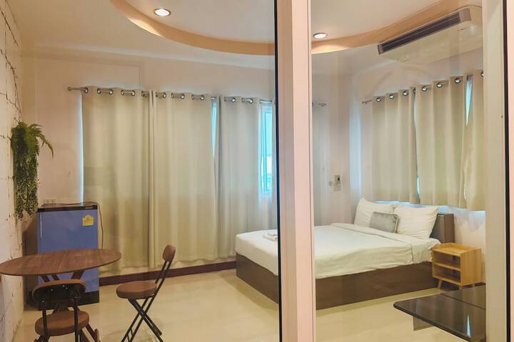 Room 9 of 68