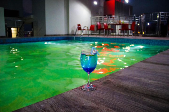Pool 35 of 59