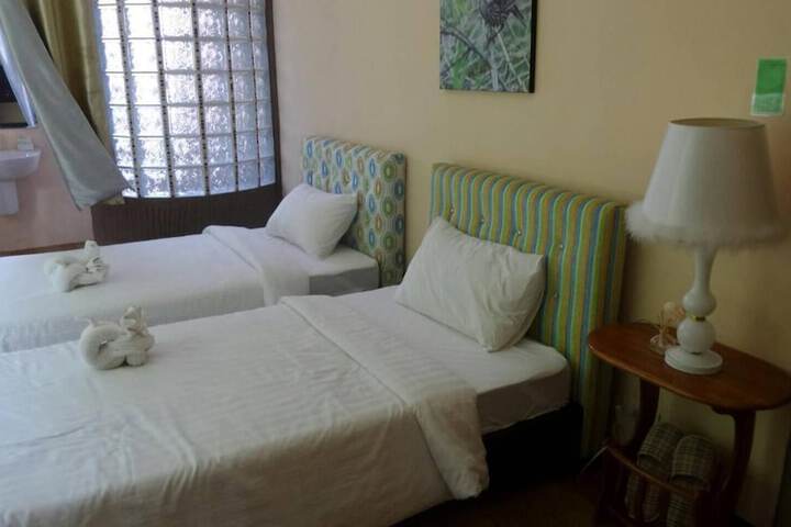 Room 40 of 64