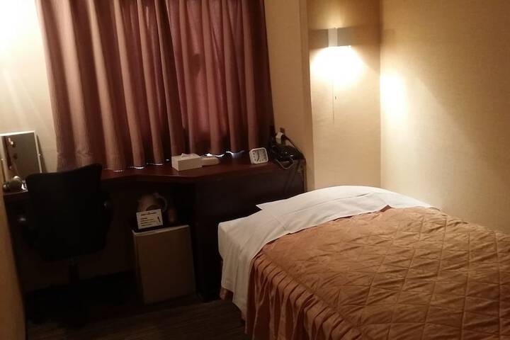 Room 5 of 42