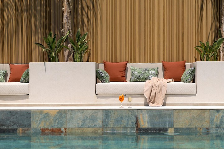 Hotel with Pool