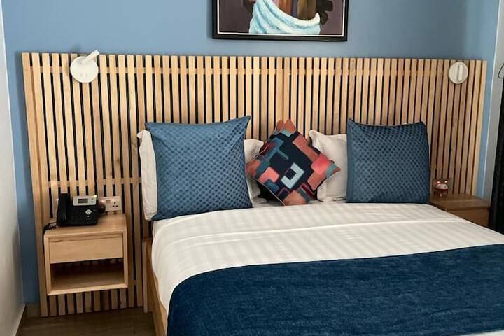 Room 10 of 24