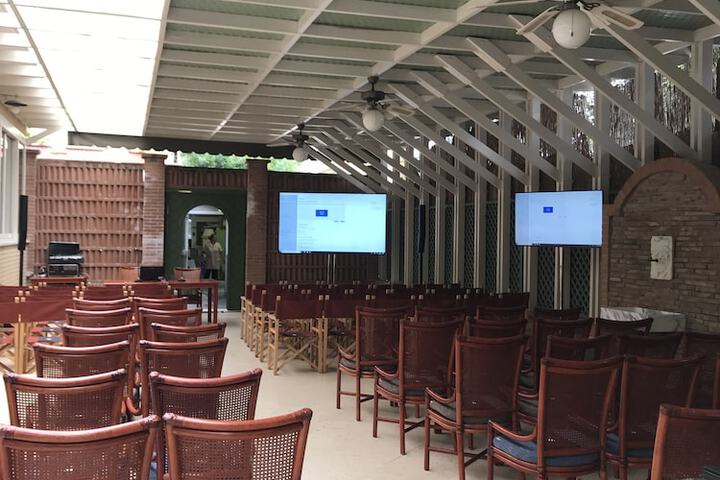 Meeting facility